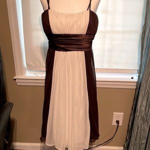 City Triangles beautiful brown and white dress with satin bow in the back size S